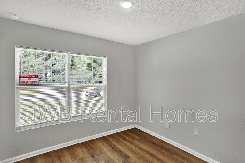 Building Photo - 5448 Chenango Blvd