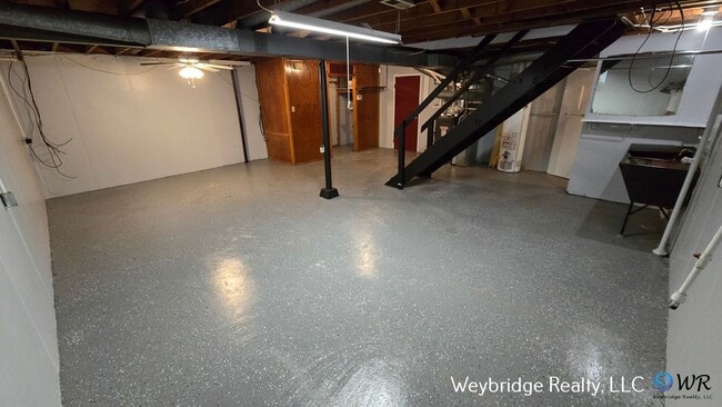 Building Photo - A Nice 3-Bed 1 Bath House in Northside!!!