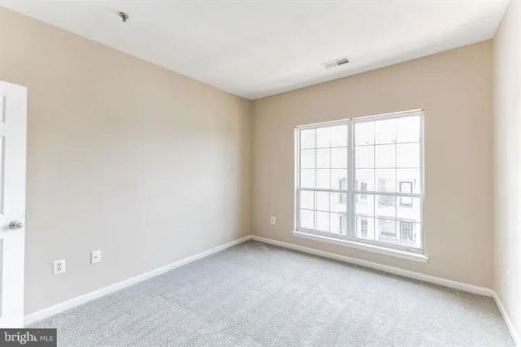 Master Bedroom - 4852 Eisenhower Ave