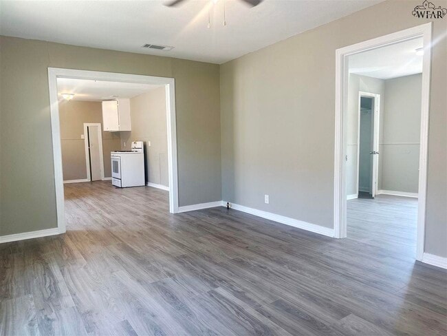 Building Photo - 2505 Carrigan Ave