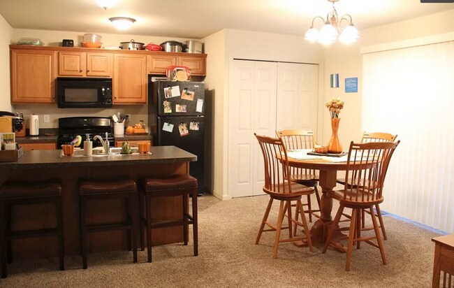 Building Photo - 2 Bedroom Townhome in Elizabethtown!