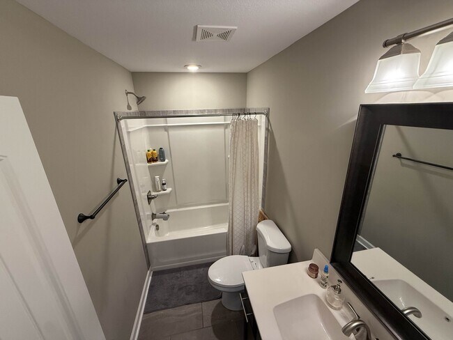 Building Photo - 541 Medallion Cir