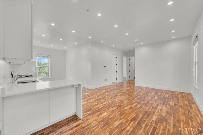 Primary Photo - 1121 Folsom St