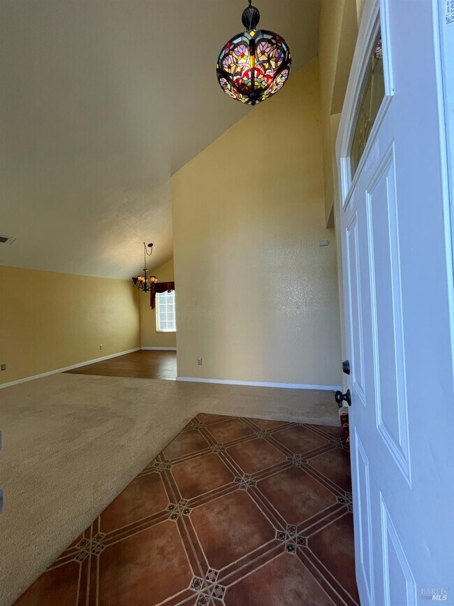 Building Photo - 304 Kingsly Ln