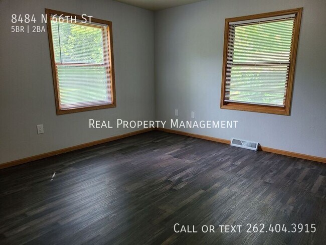 Building Photo - 8484 N 66th St