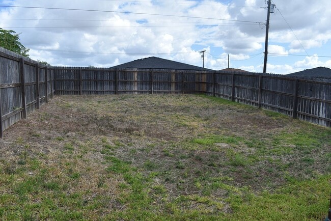 Building Photo - 1413 Pima Trail