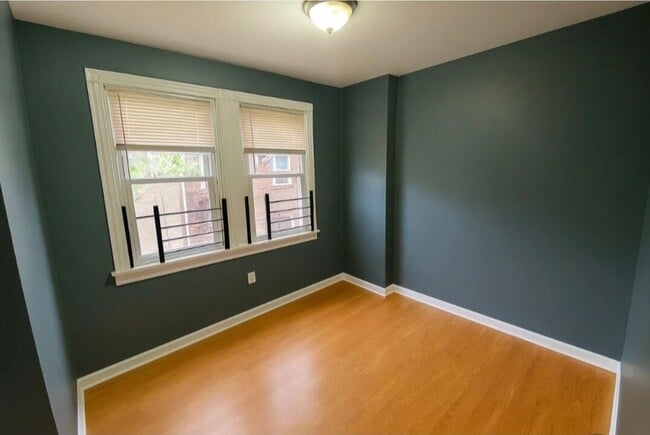 Building Photo - 3 Bedroom Home in Point Breeze