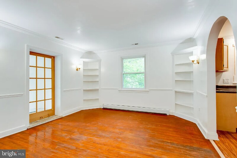 Building Photo - 301 Loureiro Ln
