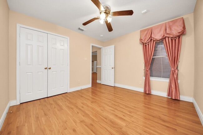 Building Photo - 5618 Painted Trail Dr