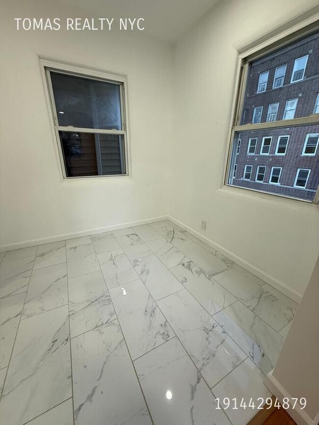 Building Photo - 41 Caryl Ave