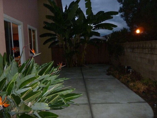 Building Photo - FOR RENT – Available January 10, 2026