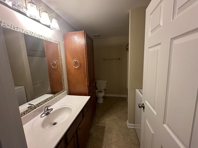 Building Photo - 106 Mossy Oak Ln