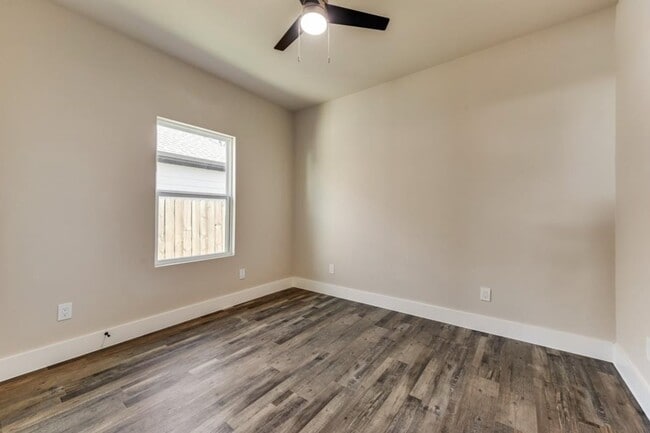 Building Photo - 2716 Brigham Ln