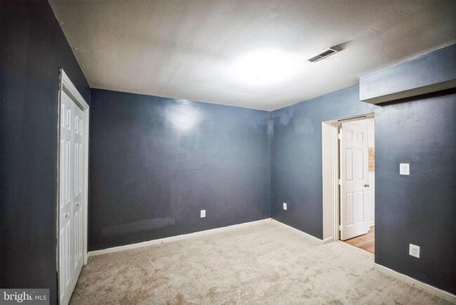 Building Photo - 16080 Deer Park Dr