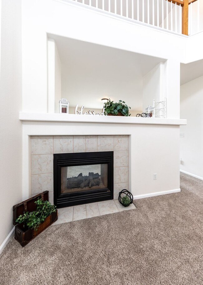 Building Photo - Lovely Home on East Side Near Military bas...
