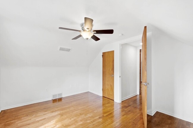 Building Photo - AVAILABLE AUGUST 1ST! DON'T MISS THIS BEAUTIFUL 3 BEDROOM IN WEST MIFFLIN!
