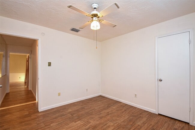 Building Photo - 9510 Huntington Way Dr