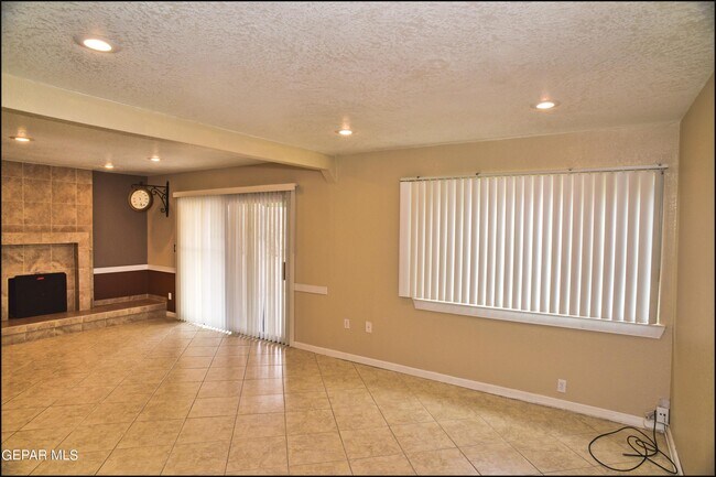 Building Photo - 10824 Pico Norte Rd