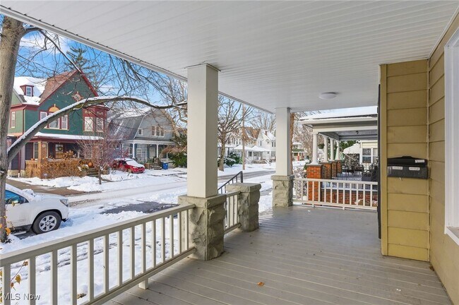 Building Photo - 1323 W 89th St