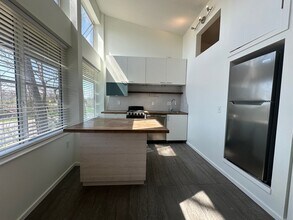 Building Photo - 3048 Anderberg Dr