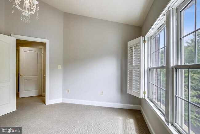 Building Photo - 10555 Tuckerman Heights Cir