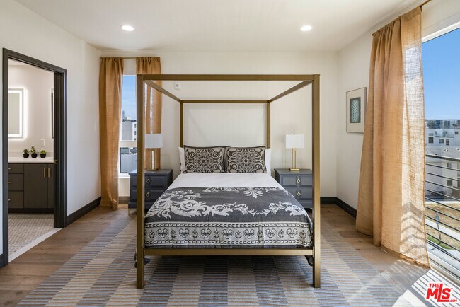 Building Photo - 118 Orlando Ave