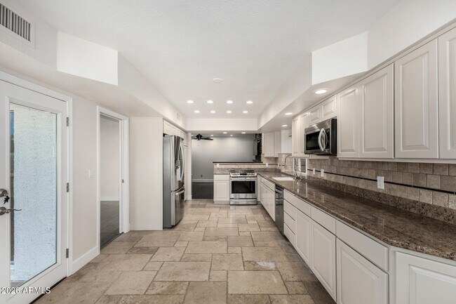 Building Photo - 10638 E Turquoise Ave