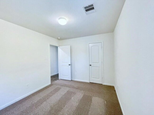 Building Photo - 13010 Sorrento Bay Dr