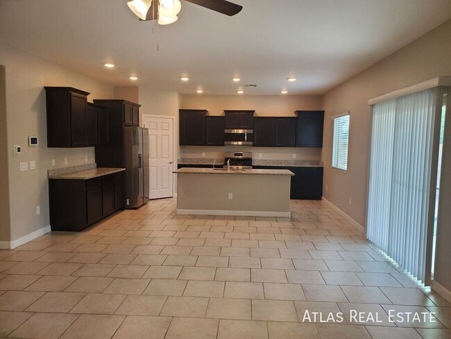 Building Photo - 12102 E Metz Dr