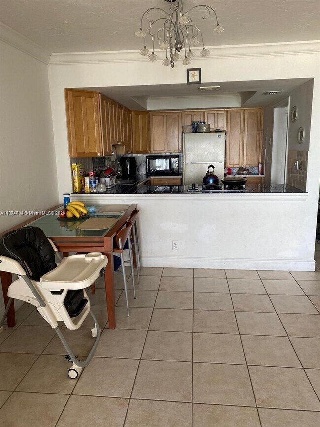 Building Photo - 2030 S Ocean Dr