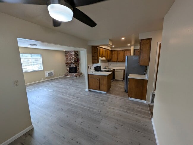 Building Photo - 4647 E Rishell Ct