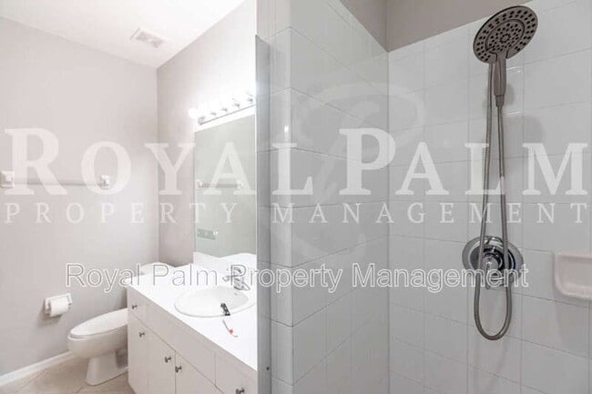 Building Photo - 8550 Kingbird Loop