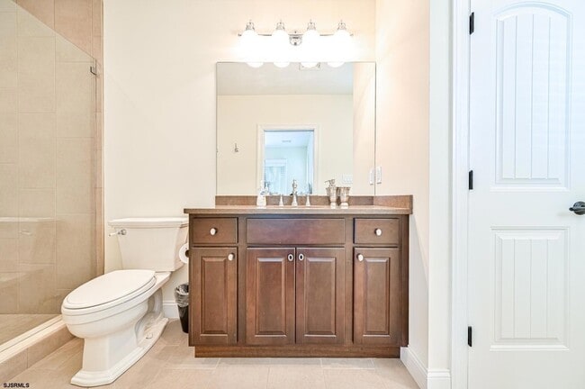 Building Photo - 400 17th St S