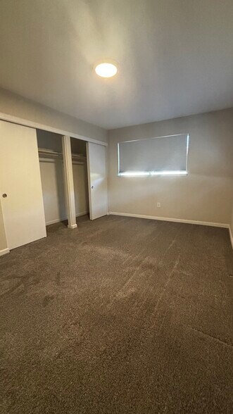 Building Photo - 1352 Drake Dr