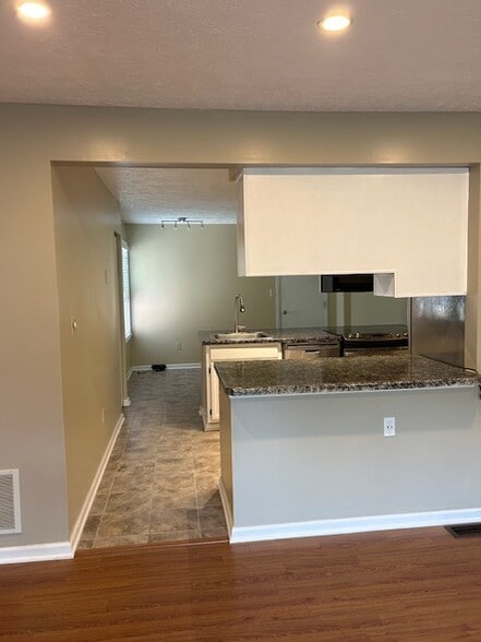 kitchen - 115 Villa Dr