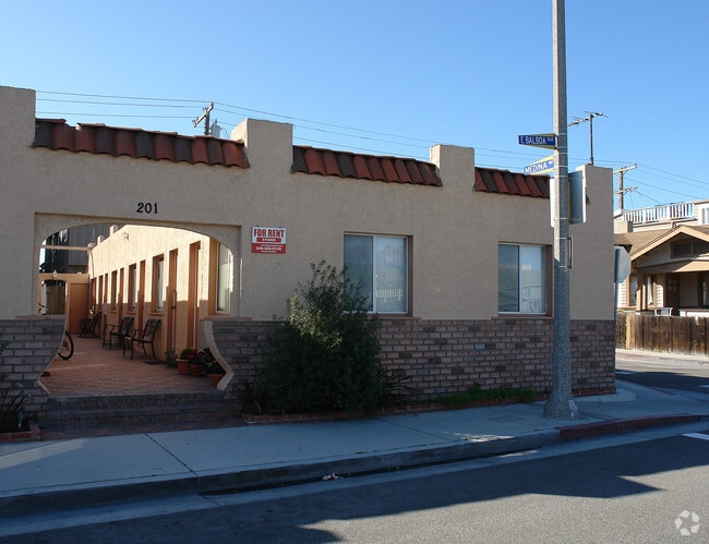 Building Photo - 201 E Balboa Blvd