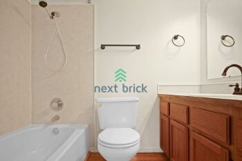 Building Photo - Welcome to this charming 2 bedroom, 2.5 bathroom townhouse in Bothell.
