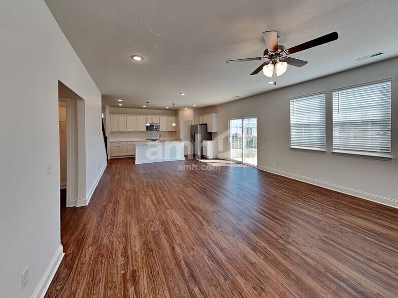 Building Photo - 8444 Northpoint Dr