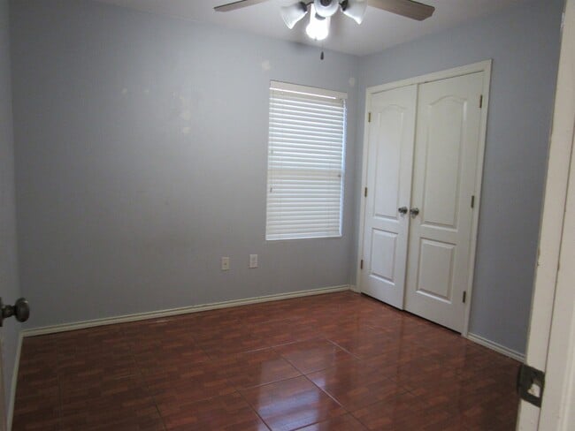 Building Photo - 9310 Albany Dr
