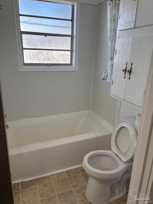 Building Photo - 1717 W Government St