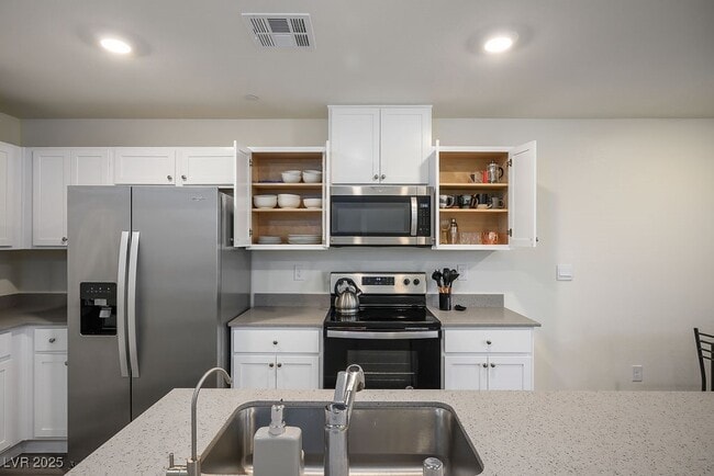 Building Photo - 9911 Dandelion Hls St