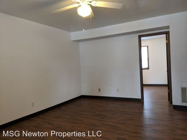 Building Photo - 1111 N 11th Ave E