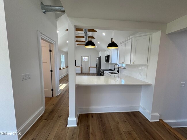 Building Photo - 675 Mac Elroy Rd