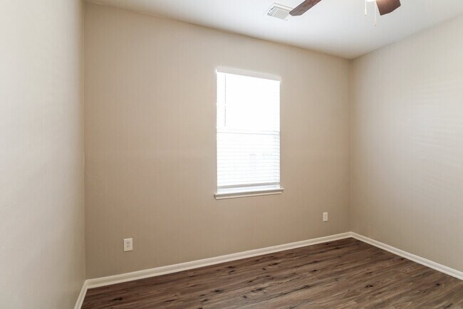 Building Photo - 11402 English Rose Trail