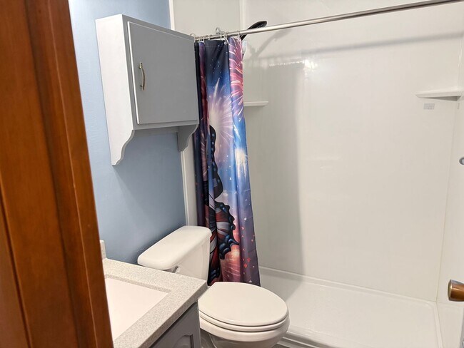 Building Photo - Charming 3-bedroom, 1.5-bathroom house in Normal