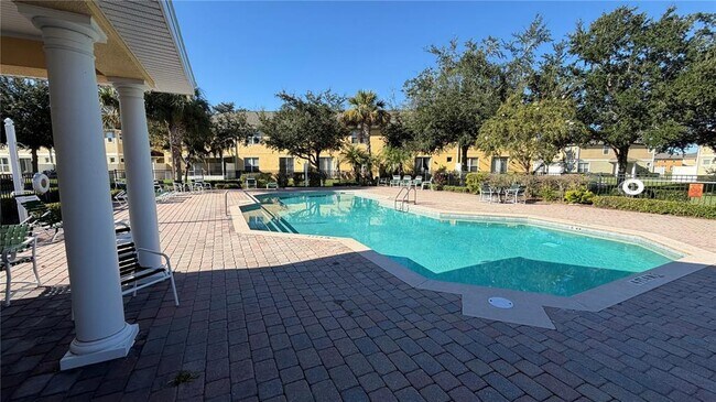 Building Photo - 4925 Poolside Dr