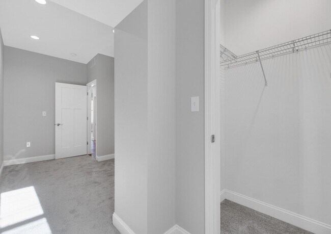 Building Photo - Reserves on Washington Park