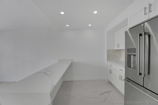 Building Photo - 3900 Galt Ocean Dr