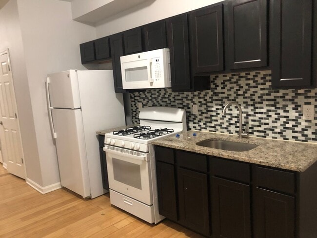 Building Photo - Approved 2 or 3 Bedroom Voucher 1.5 Bathroom