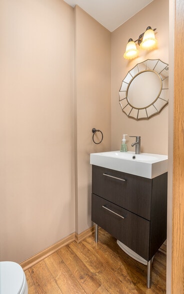 Building Photo - 1440 Millbrook Dr